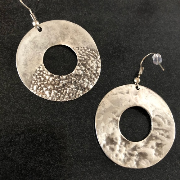 Unique distressed silver earrings - Picture 2 of 4